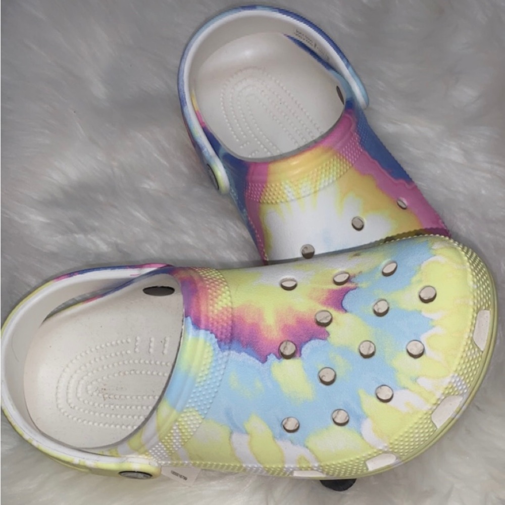 !CUTE! Tie-dye CROCS